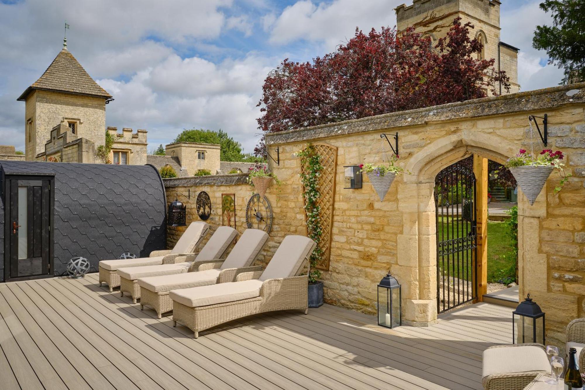 Hotel Ellenborough Park Bishop's Cleeve Esterno foto The roof terrace at The Old parsonage