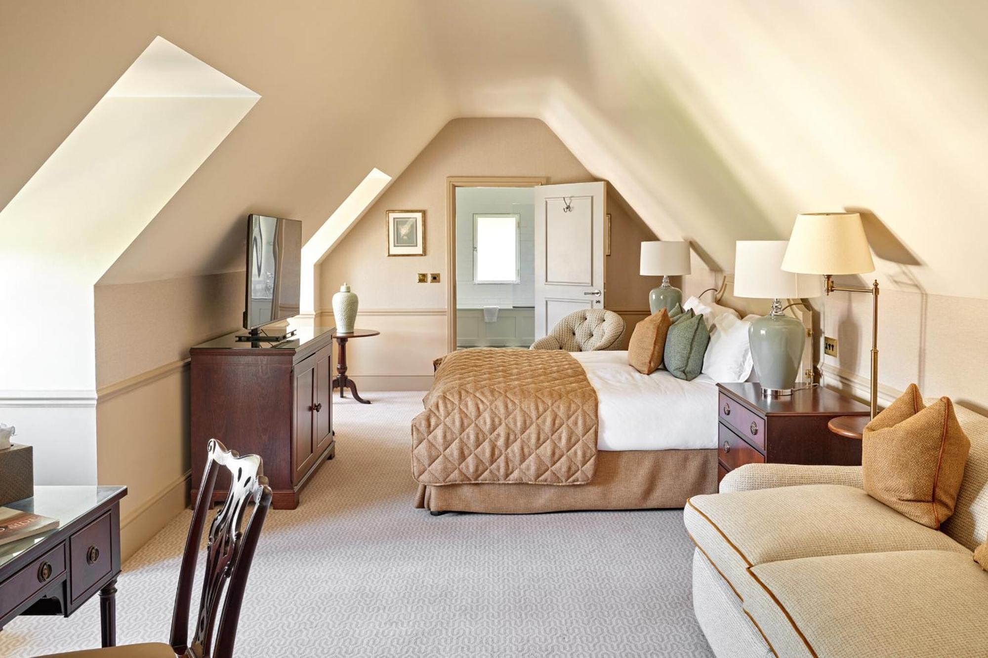 Hotel Ellenborough Park Bishop's Cleeve Camera foto A suite at The Connaught