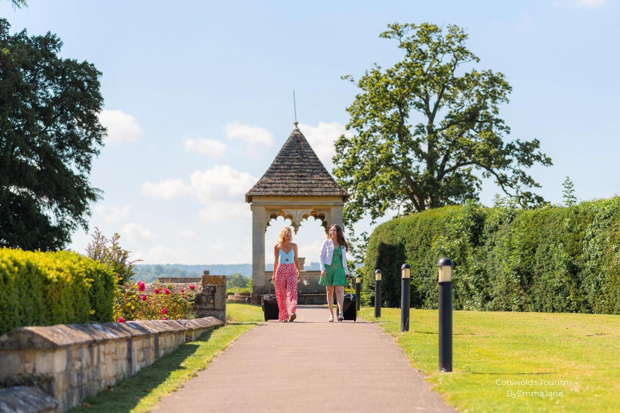Hotel Ellenborough Park Bishop's Cleeve Esterno foto The bandstand at the centre of the park