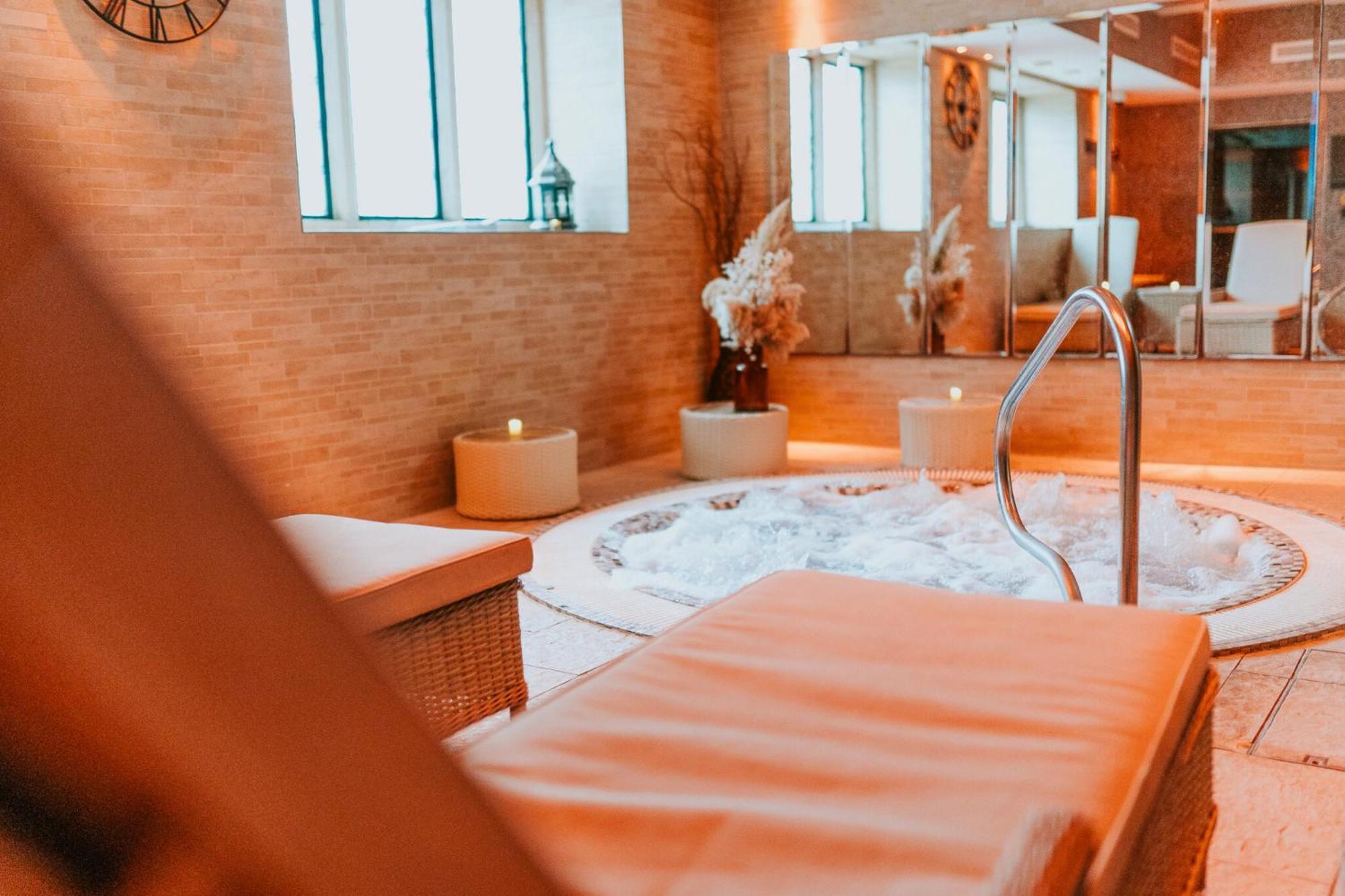 Hotel Ellenborough Park Bishop's Cleeve Esterno foto A spa in a hotel