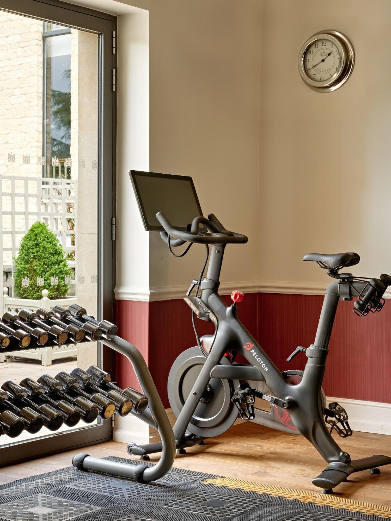 Hotel Ellenborough Park Bishop's Cleeve Esterno foto Peloton bike with screen